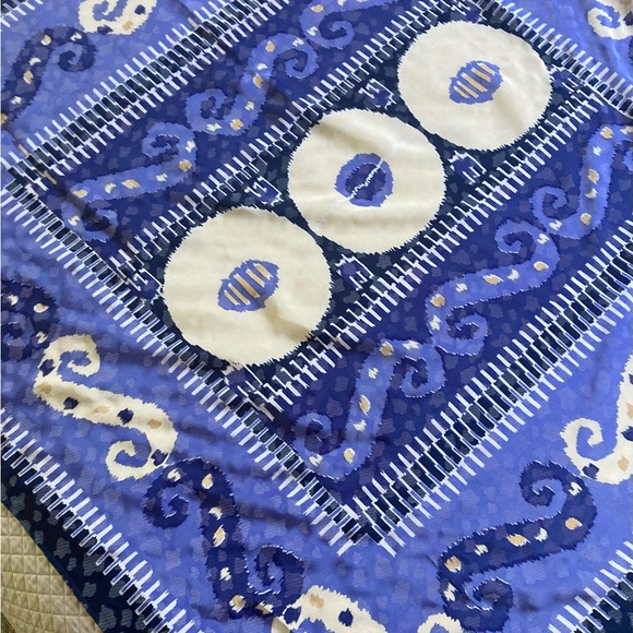 BLUE square scarf - Picture 2 of 10